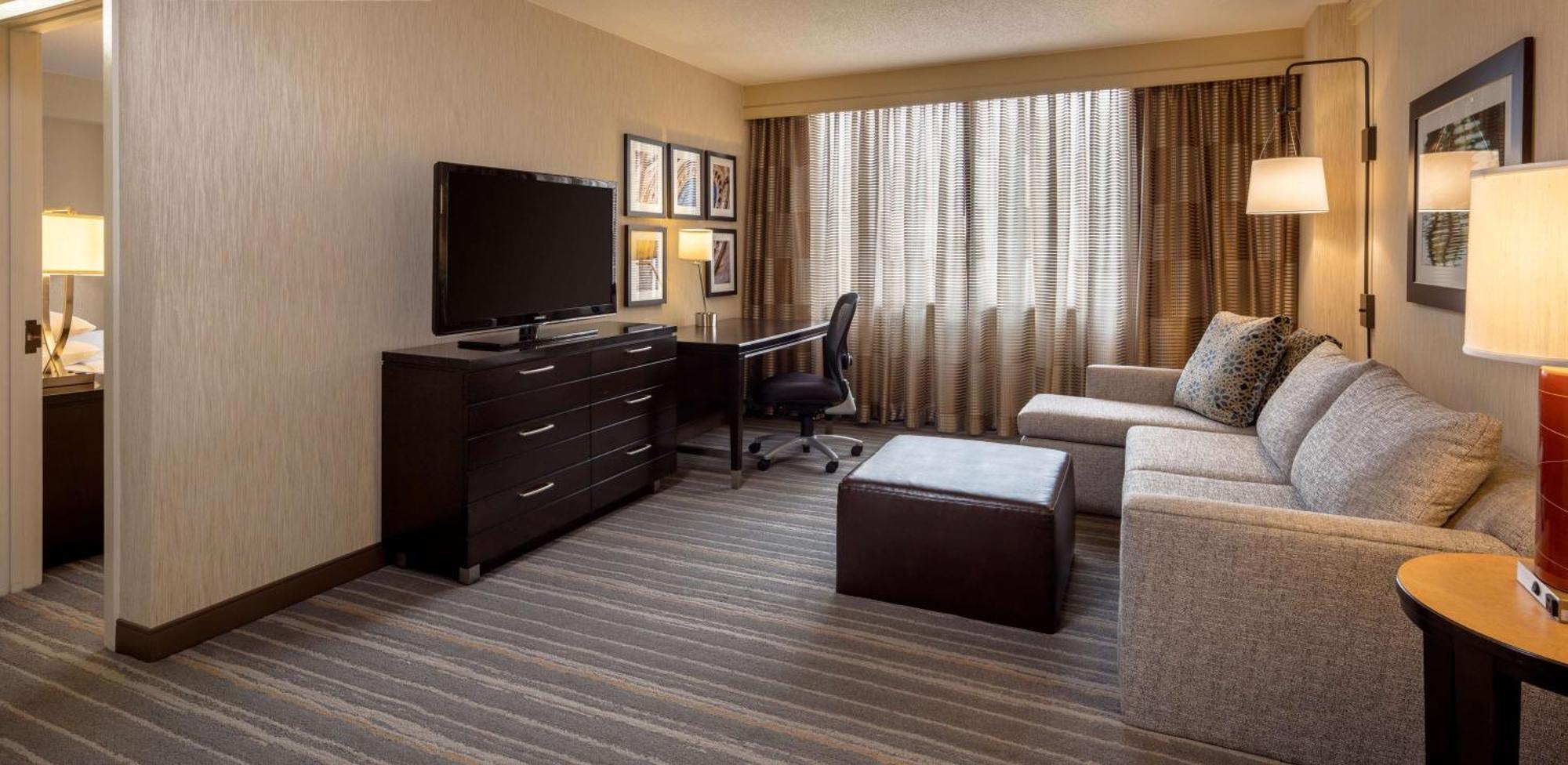 Doubletree Suites By Hilton Minneapolis Downtown Экстерьер фото