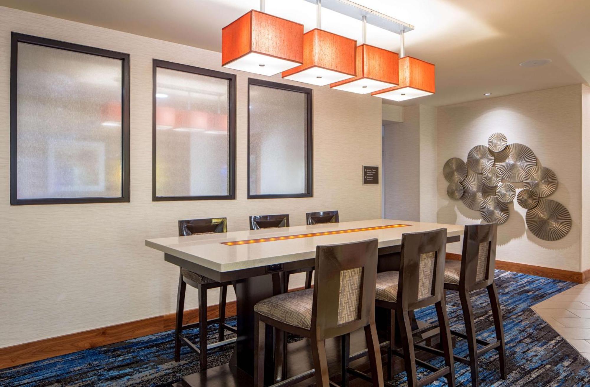 Doubletree Suites By Hilton Minneapolis Downtown Экстерьер фото