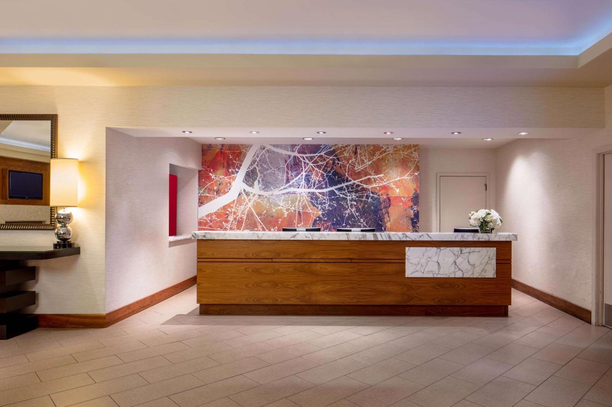 Doubletree Suites By Hilton Minneapolis Downtown Экстерьер фото