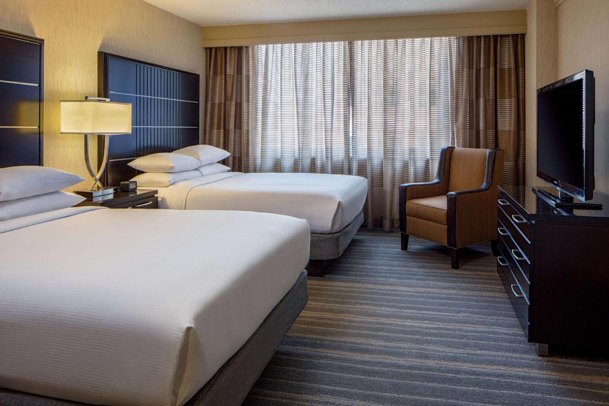 Doubletree Suites By Hilton Minneapolis Downtown Экстерьер фото