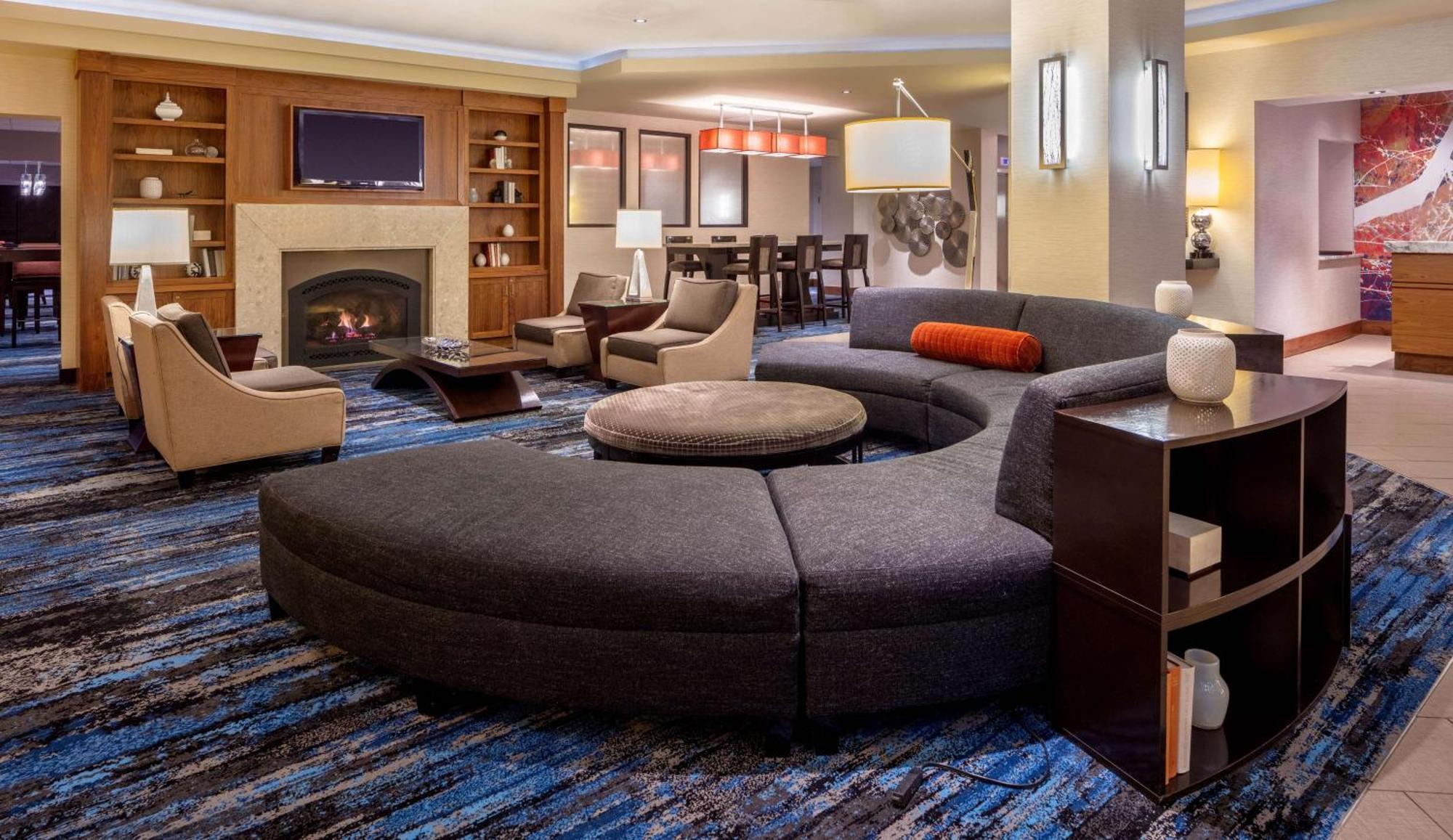 Doubletree Suites By Hilton Minneapolis Downtown Экстерьер фото