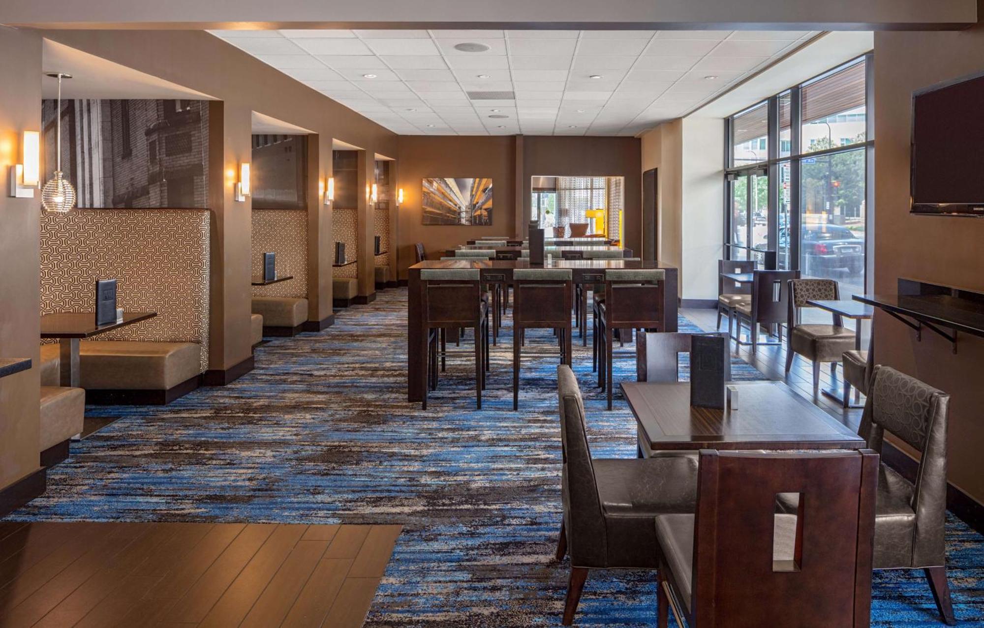 Doubletree Suites By Hilton Minneapolis Downtown Экстерьер фото