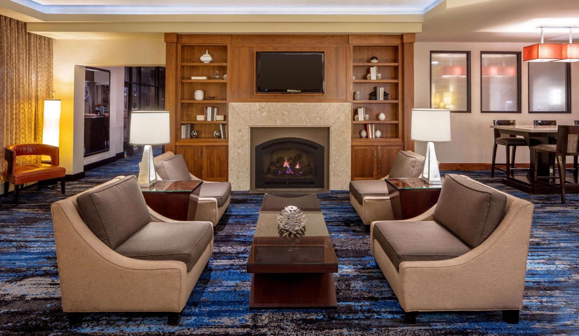 Doubletree Suites By Hilton Minneapolis Downtown Экстерьер фото