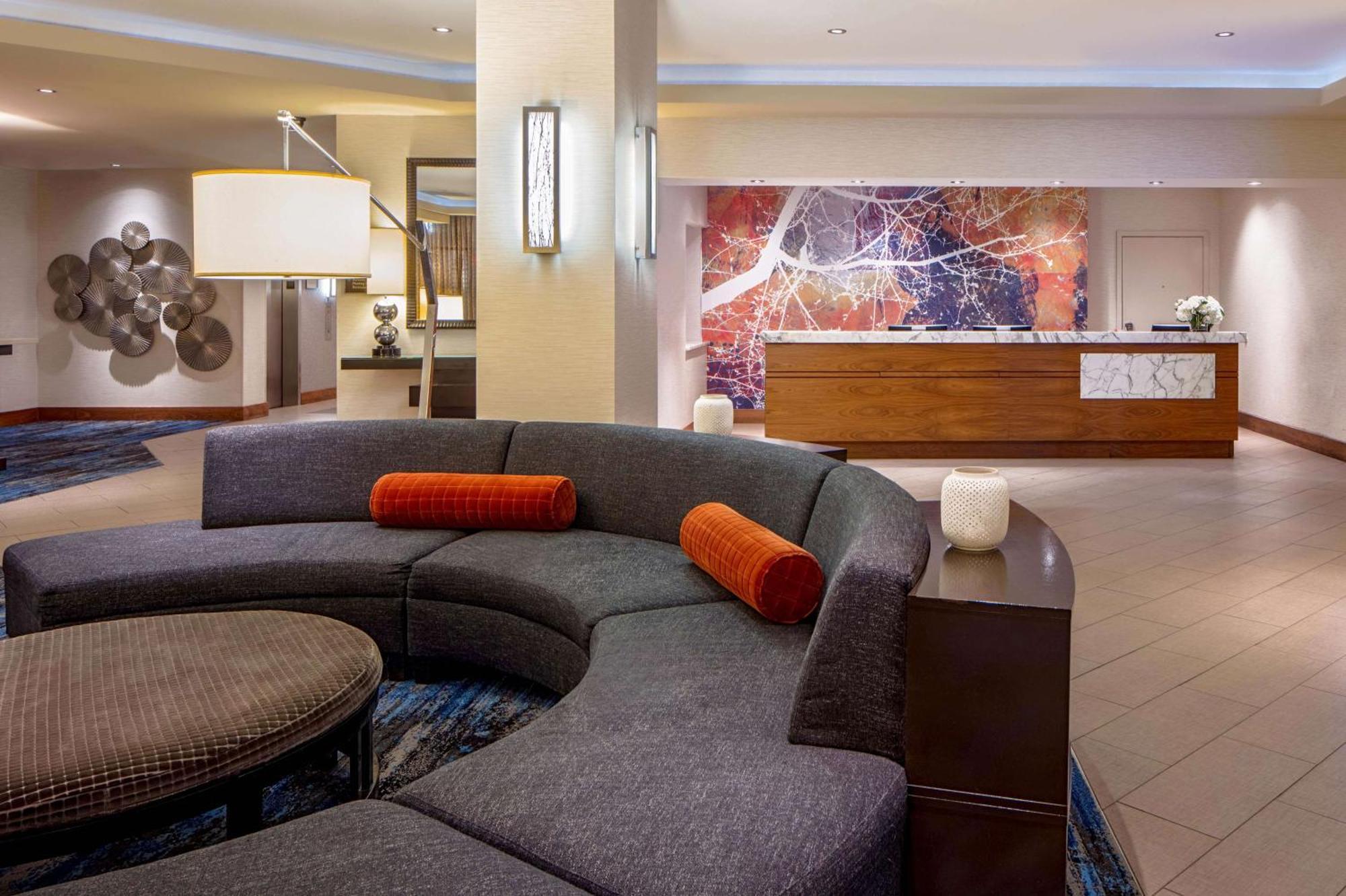 Doubletree Suites By Hilton Minneapolis Downtown Экстерьер фото