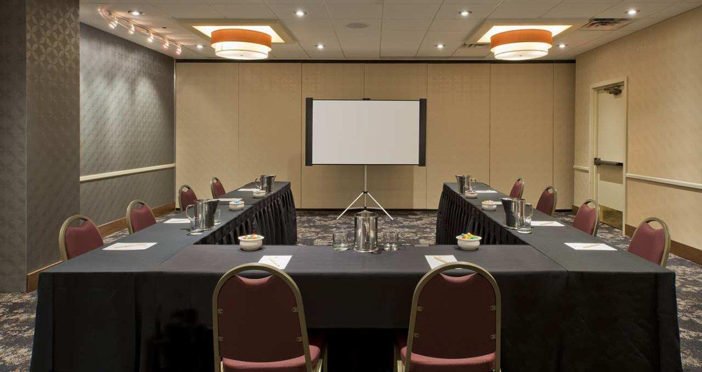 Doubletree Suites By Hilton Minneapolis Downtown Экстерьер фото