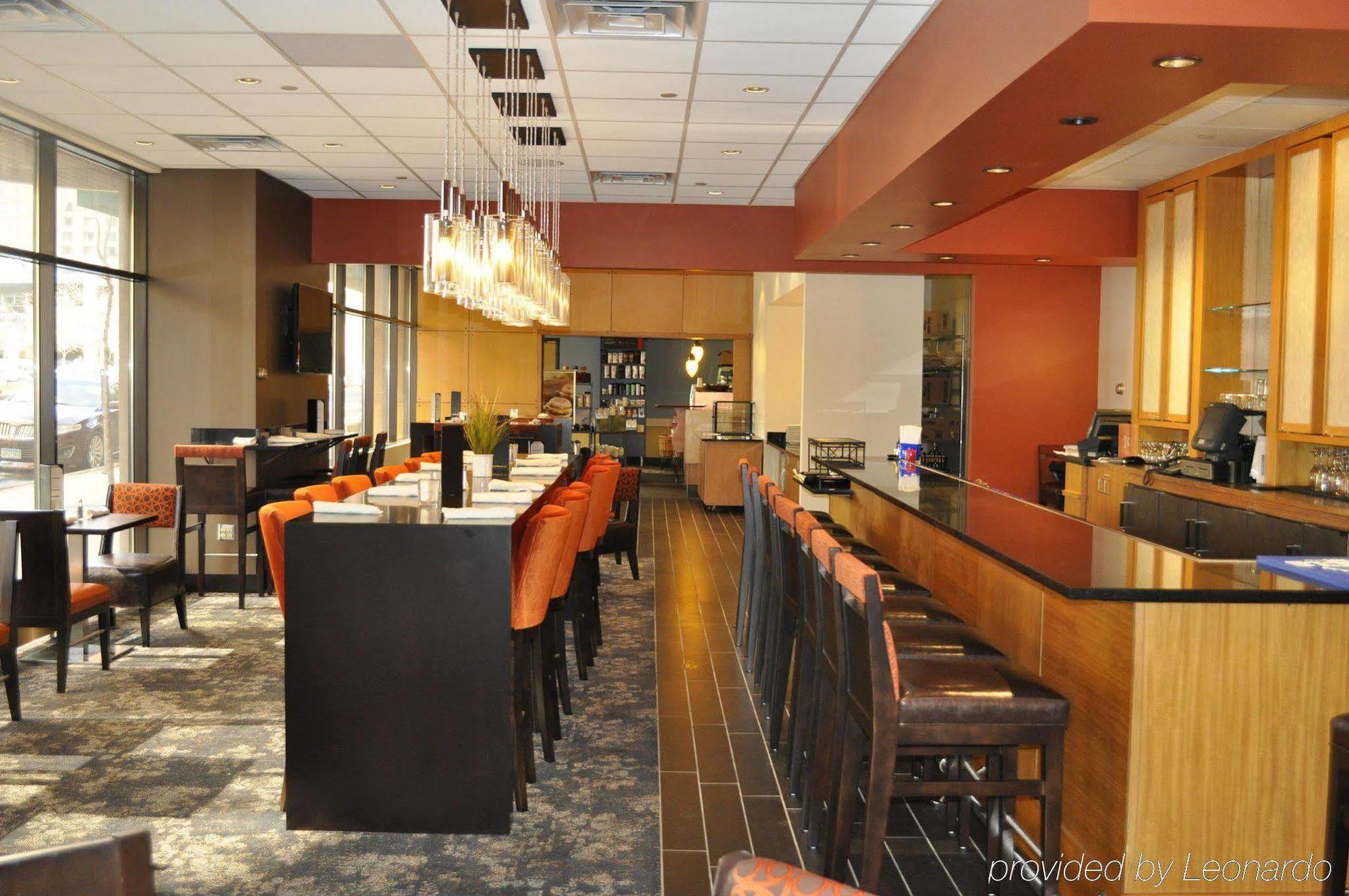 Doubletree Suites By Hilton Minneapolis Downtown Ресторан фото