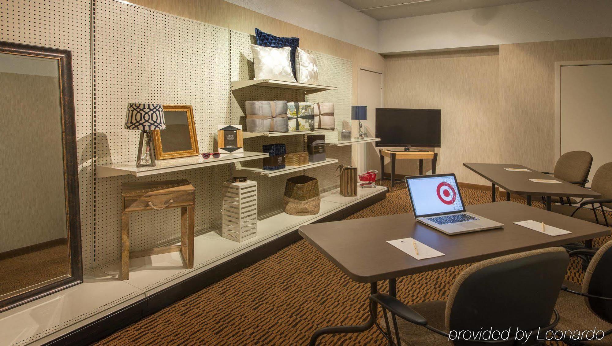 Doubletree Suites By Hilton Minneapolis Downtown Экстерьер фото