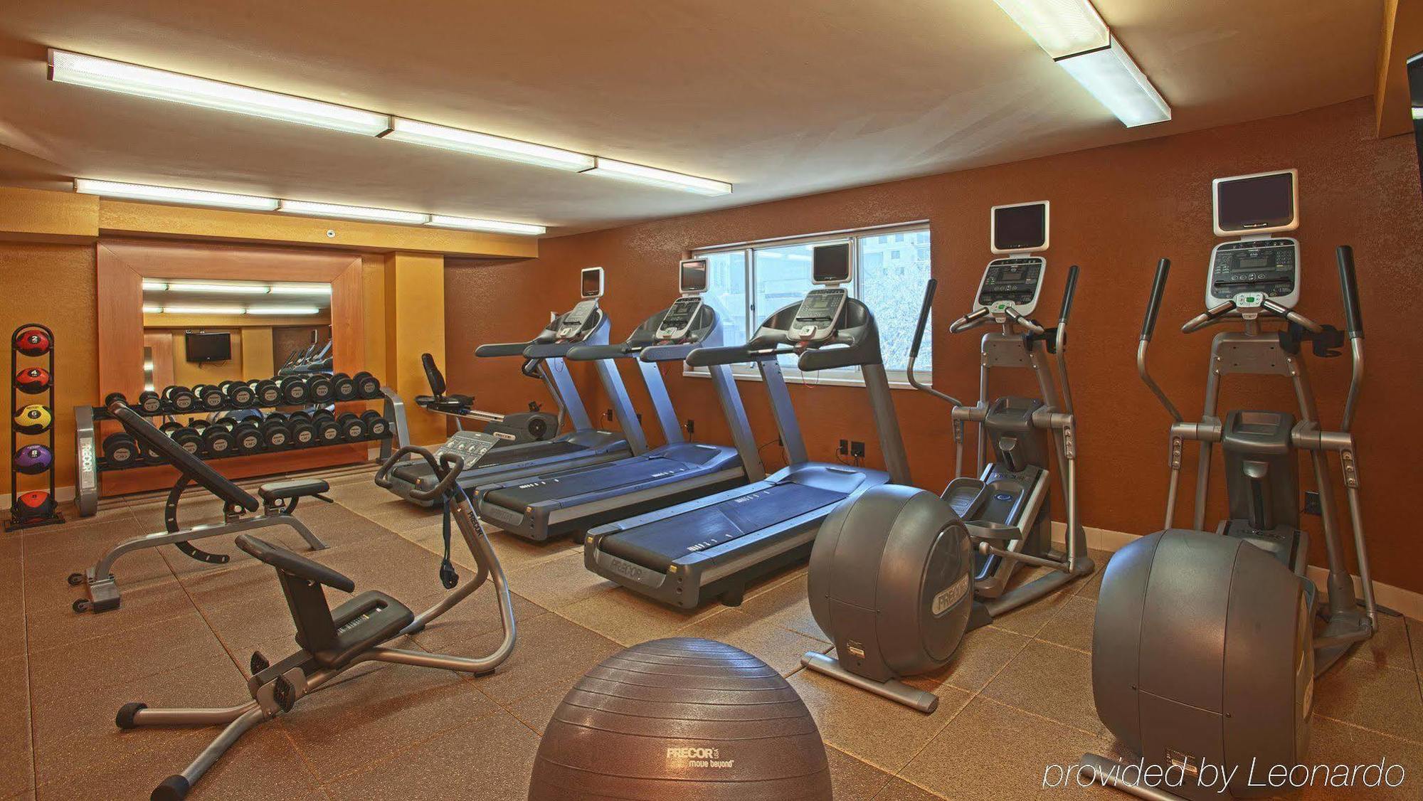 Doubletree Suites By Hilton Minneapolis Downtown Удобства фото