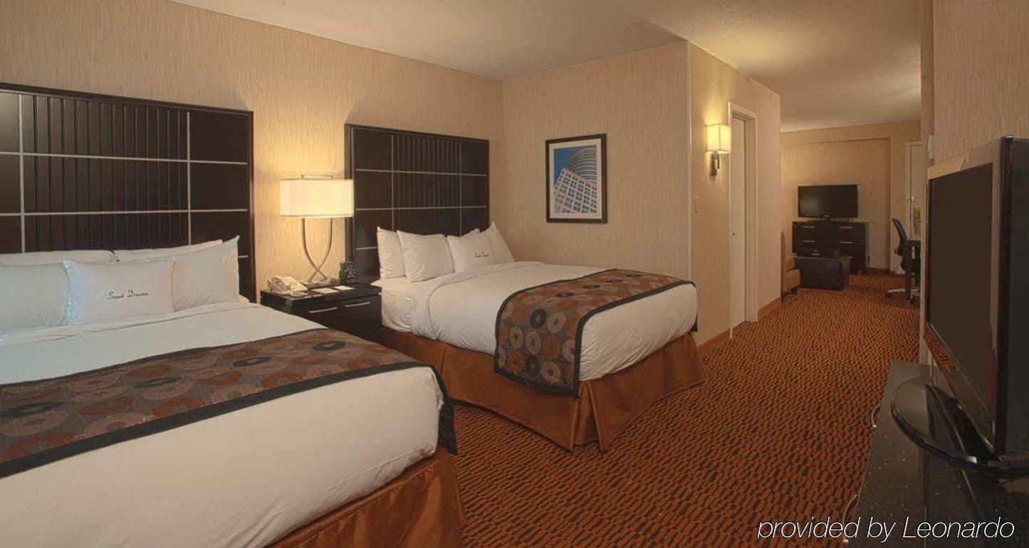 Doubletree Suites By Hilton Minneapolis Downtown Экстерьер фото